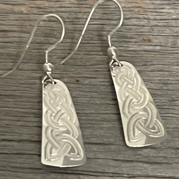 Celtic design handmade sterling silver dangle earrings - Picture 2 of 4